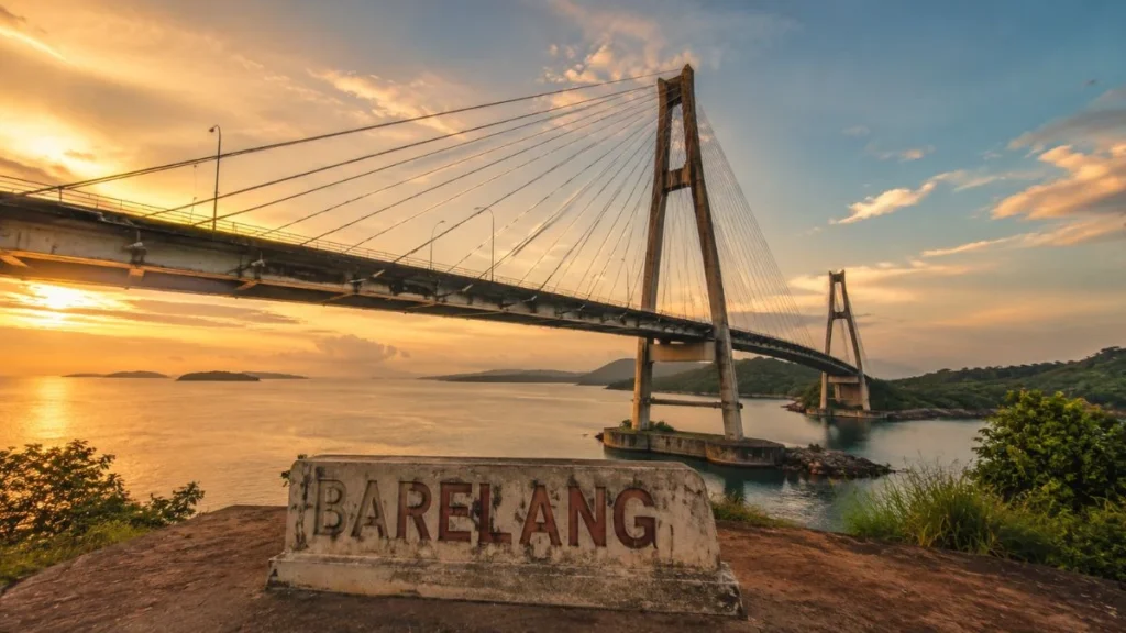 Jembatan Barelang Batam saat golden hour, ikon wisata Batam