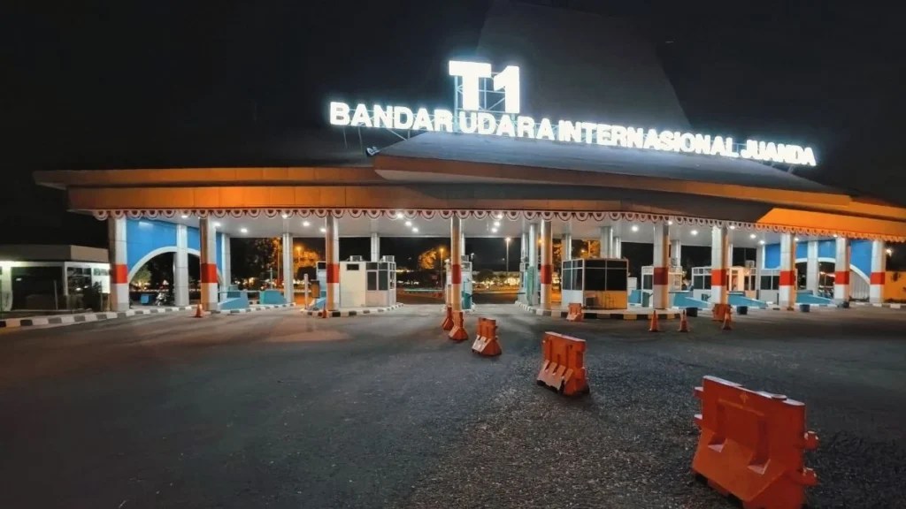 Airport arrivals hall representing transfer options at Juanda International Airport Surabaya
